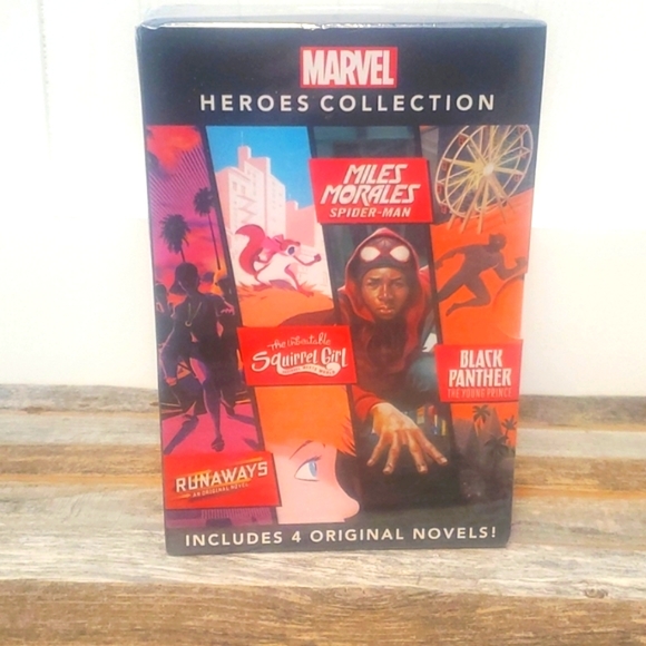 NEW Marvel hero chapter book set - Picture 3 of 5